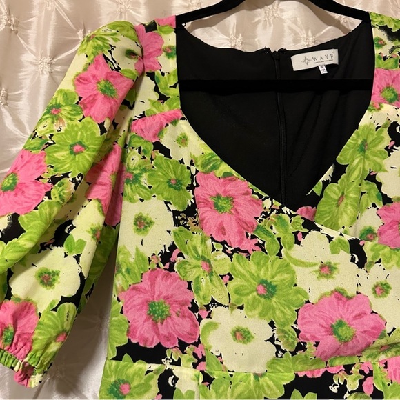 WAYF Green Floral Print Surplice Neck Midi Dress - Picture 4 of 15